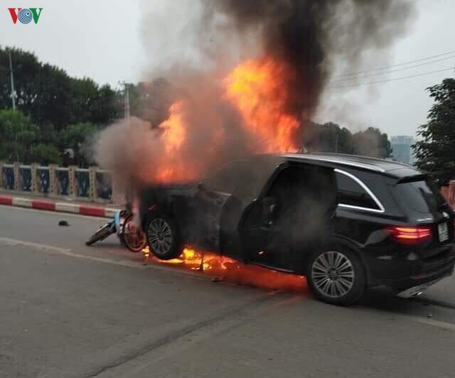 Nữ tài xế Mercedes đâm liên hoàn chết người ở Hà Nội ra trình diện