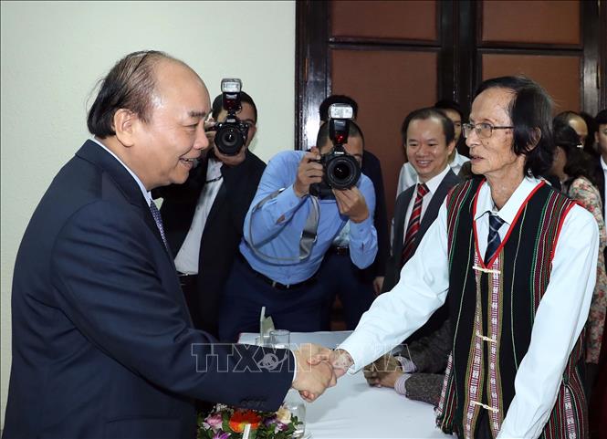Thủ tướng dự Lễ hiến tặng thành quả sưu tầm, nghiên cứu của nhà nghiên cứu Nguyễn Hải Liên