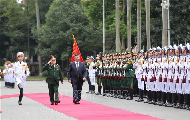 Bộ trưởng Bộ Quốc phòng Mông Cổ thăm chính thức Việt Nam