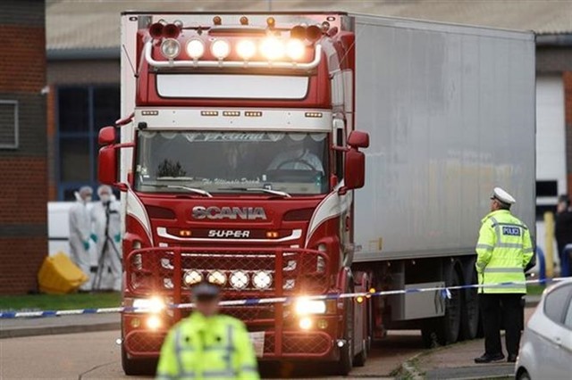 The lorry where 39 bodies were found. Photo: PA Read more at http://vietnamnews.vn/society/537849/police-believe-all-lorry-victims-were-vietnamese.html#XRi8k4tLxxoLgq5v.99