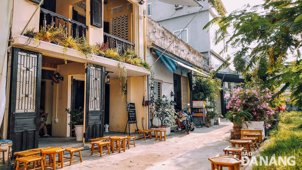 A coffee shop near the Dien Hai Citadel special national-level relic site