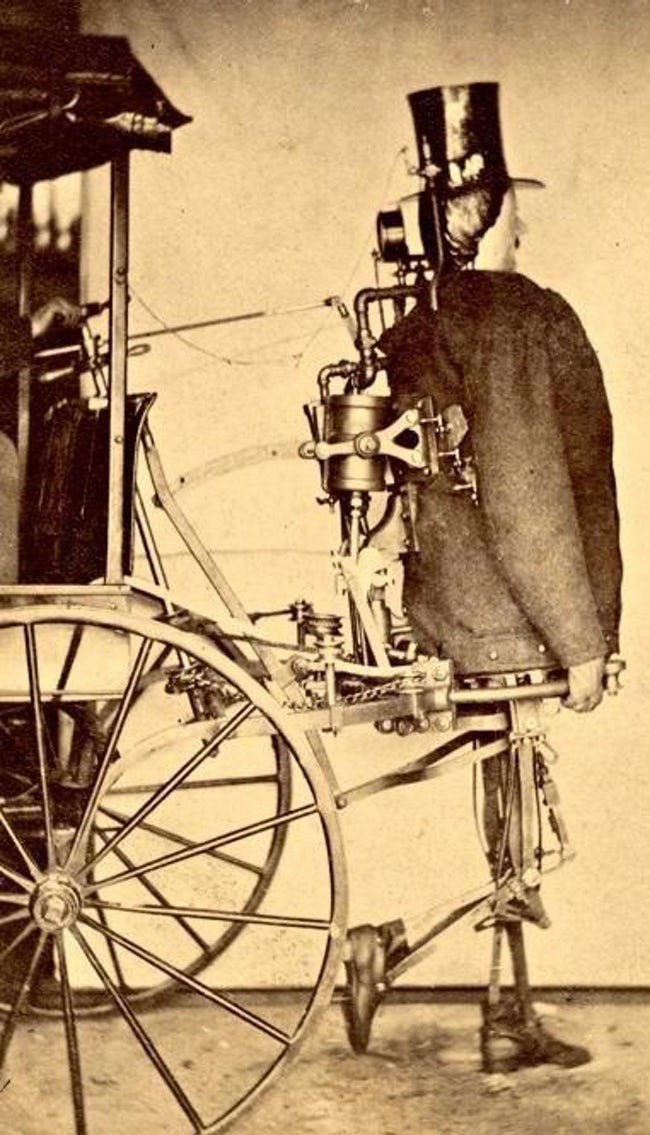 Steam Man (Người Hơi nước) - Robot đầu tiên của Mỹ được chụp ngày 24/3/1868.