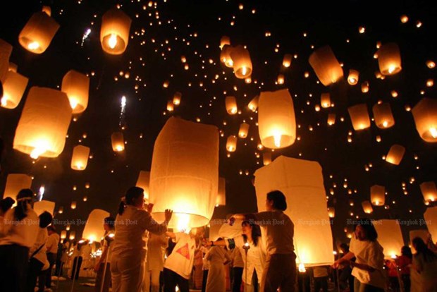 Lanterns are released during the festival (Photo: bangkokpost)