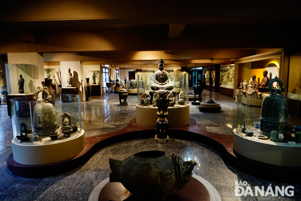 On display at the museum are hundreds of Buddhist antiques which have been enshrined in the pagoda and collected by the pagoda’s former abbots.