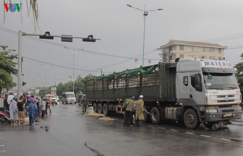 Một vụ tai nạn nghiêm trọng xảy ra trên Quốc lộ 1A qua thành phố Đông Hà.