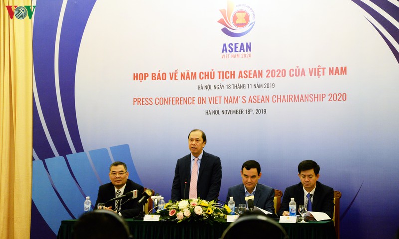 Họp báo Quốc tế về năm Chủ tịch ASEAN 2020 tại Hà Nội sáng 18-11.