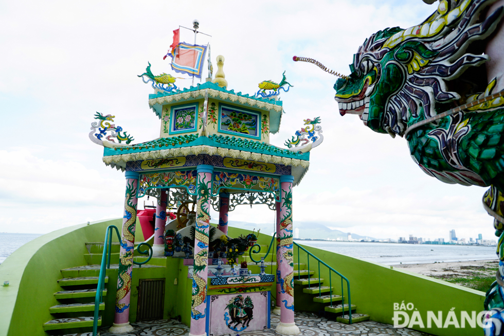 The Thanh An and Thanh Thuy villagers together organise the annual Cau Ngu (Fish Worshipping) Festival, and offer incense to died fishermen on the 1st and 15th days of each lunar month, and on the occasion of the Tet festival.