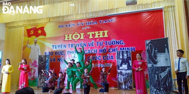 “Sân khấu hóa” là một trong những cách tuyên truyền hiệu quả của Đảng bộ huyện Hòa Vang.