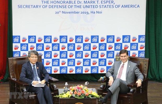 US Secretary of Defense Mark Esper (R) at the Diplomatic Academy of Vietnam (Photo: VNA)