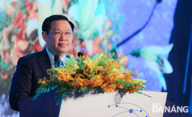 Ủy viên Bộ Chính trị, Phó Thủ tướng Chính phủ Vương Đình Huệ phát biểu chỉ đạo tại Diễn đàn Logistics Việt Nam 2019 
