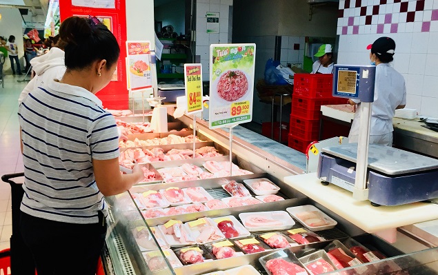 Người tiêu dùng băn khoăn khi giá thịt lợn liên tục 
