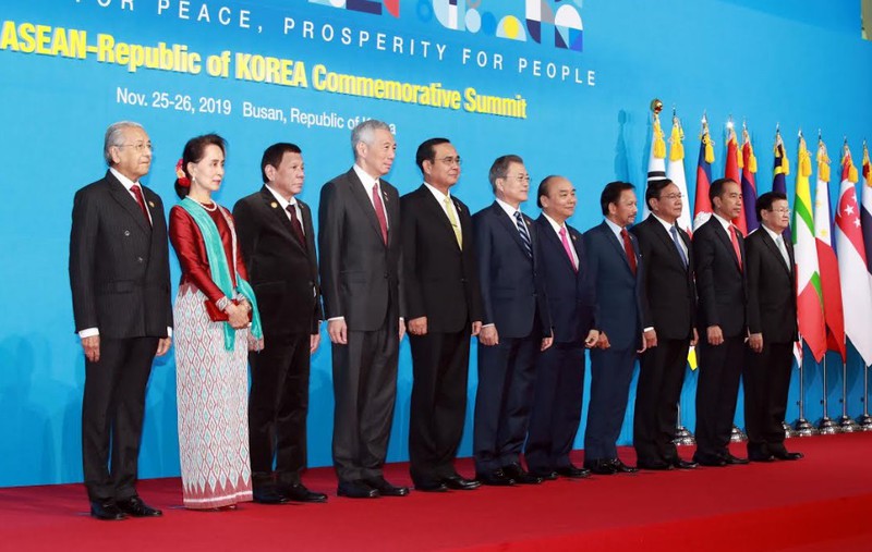 Các nhà lãnh đạo chụp ảnh chung tại hội nghị. 