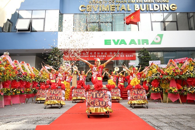 Ông Wallace Lin, Trưởng đại diện EVA Air tại Việt Nam phát biểu tại buổi lễ khai trương.