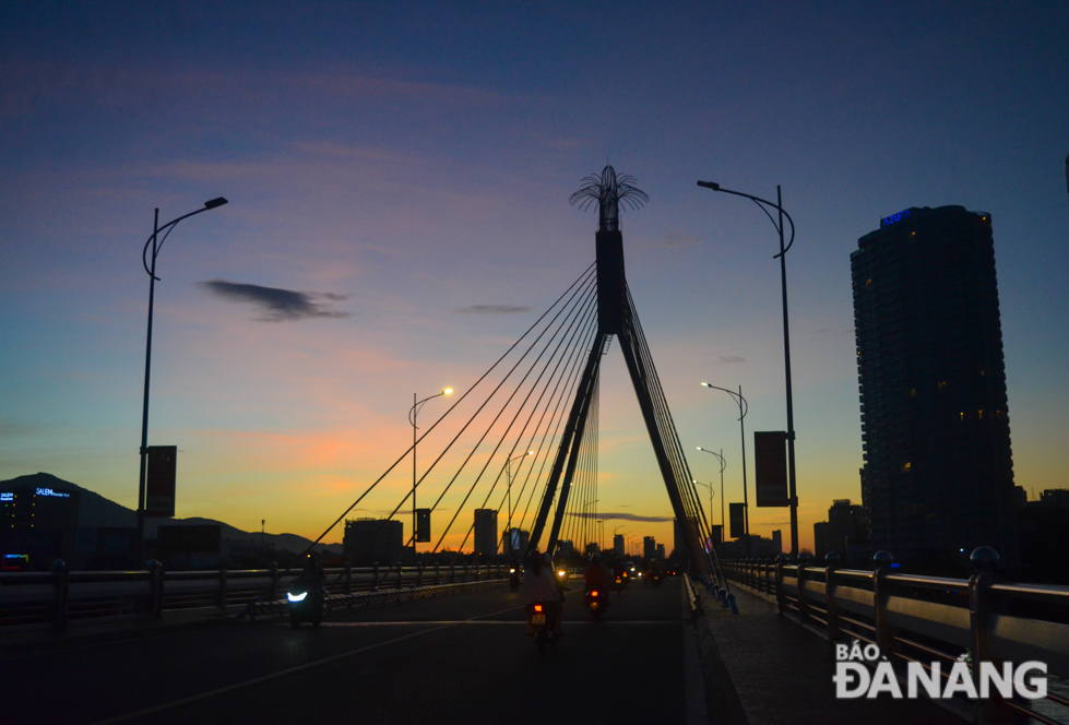 The view of the city’s Han River Bridge at dawn