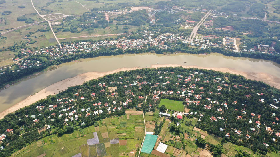 The Dai Binh Fruit Village upstream of the Thu Bon River