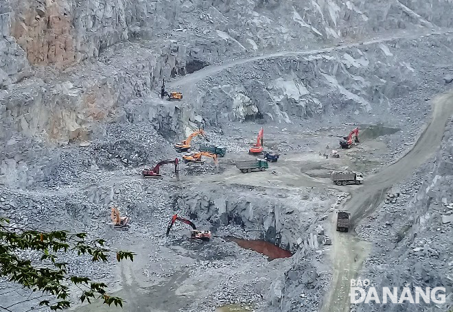 Khai thác mỏ đá vượt công suất, một công ty bị tước giấy phép 4 tháng