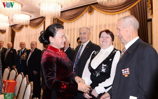 Chủ tịch Quốc hội tiếp cựu chiến binh Belarus từng chiến đấu tại Việt Nam