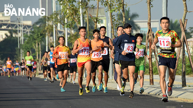 Giải Việt dã - chạy Vũ trang Báo Đà Nẵng năm 2019: Khi những Runner cùng tham gia