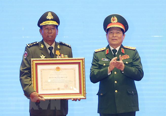 Lễ trao tặng Huân chương của Nhà nước Việt Nam, Lào, Campuchia