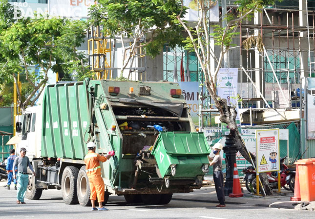 Công ty CP Môi trường đô thị: Đưa nhiều trang, thiết bị phục vụ thu gom rác