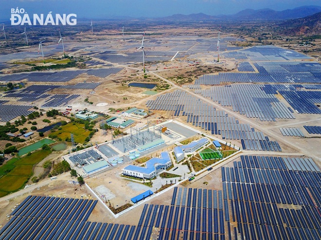 Tổ máy đầu tiên công suất 4,0 MW/trụ (là loại tuabin trên đất liền có công suất lớn nhất tại Việt Nam) của Trung Nam Group đã phát điện hòa lưới quốc gia vào ngày 29-11-2019.