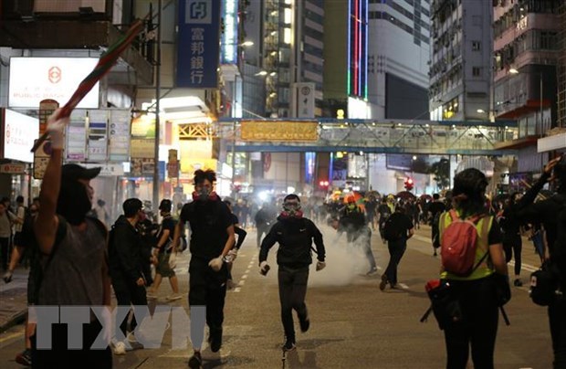 Người biểu tình tập trung tại khu vực Vịnh Causeway ở Hong Kong, Trung Quốc. (Nguồn: THX/TTXVN)