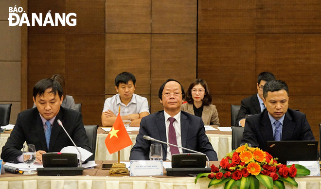 Photo: Vietnamese Deputy Minister of Natural Resources and the Environment Vo Tuan Nhan (centre) co-chairing the meeting