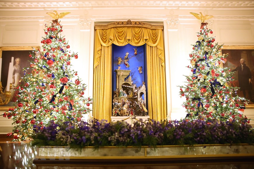 Cây thông Noel được trang trí rực rỡ tại Nhà Trắng. (Ảnh: THX/TTXVN)