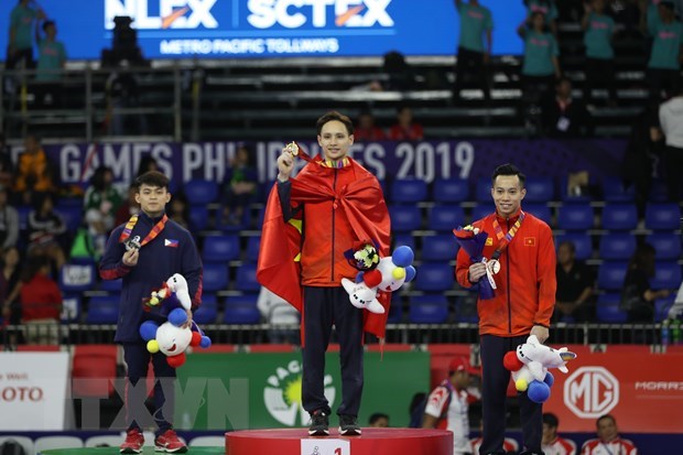 Gymnast Dinh Phuong Thanh wins a gold medal for Vietnam (Photo: VNA) 