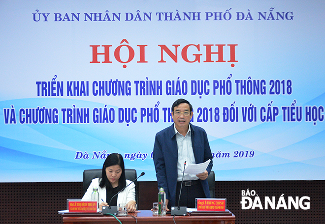 Phó Chủ tịch UBND thành phố Lê Trung Chinh phát biểu kết luận tại hội nghị.
