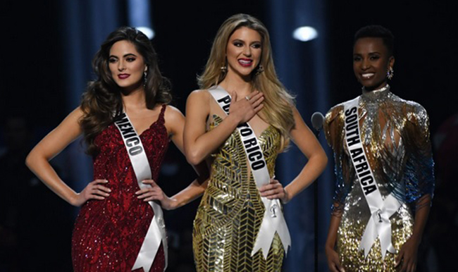 Top 3 của Hoa hậu Hoàn vũ thế giới 2019 (từ trái qua): người đẹp Mexico Sofia Aragon, người đẹp Puerto Rico Madison Anderson và người đẹp Nam Phi Zozibini Tunzi. Ảnh: AFP