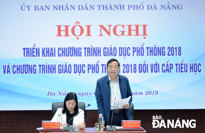 Phó Chủ tịch UBND thành phố Lê Trung Chinh phát biểu kết luận tại hội nghị. Ảnh: NGỌC PHÚ