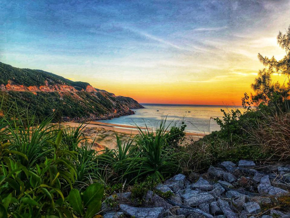 The Dai Lanh Cape is the easternmost point of mainland Viet Nam which is the first place to see sunrise in the country.