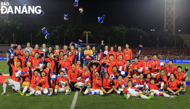 Niềm vui chiến thắng của đội U22 Việt Nam sau khi giành ngôi vô địch SEA Games 30.  		            Ảnh: ĐỨC CƯỜNG