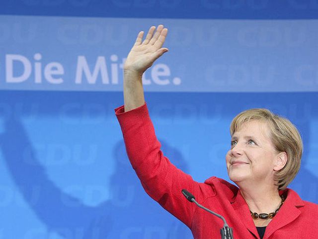 Thủ tướng Merkel thường ngủ bù vào các ngày cuối tuần. “Tôi có khả năng giống như lạc đà, tích trữ mọi thứ và sau đó lấp đầy trở lại”, bà Merkel nói. (Ảnh: Getty)