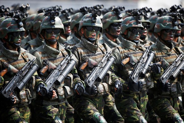 Lực lượng đặc nhiệm tinh nhuệ của Triều Tiên trong một cuộc duyệt binh - Ảnh: REUTERS