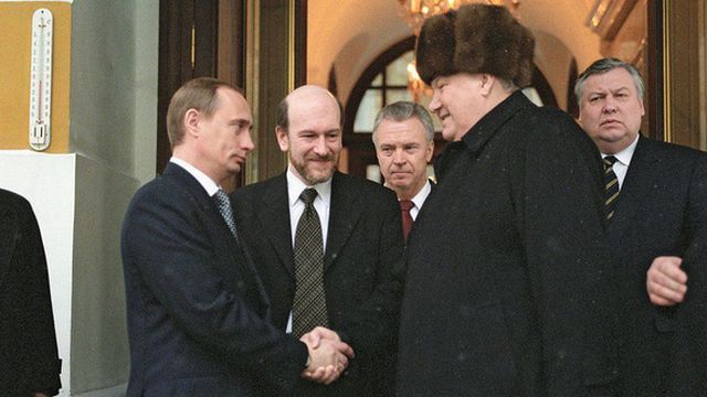 Ông Vladimir Putin được bổ nhiệm làm thủ tướng Nga vào tháng 8/1999 trước khi thay ông Boris Yeltsin làm tổng thống vào ngày 31/12/1999. (Ảnh: Getty)