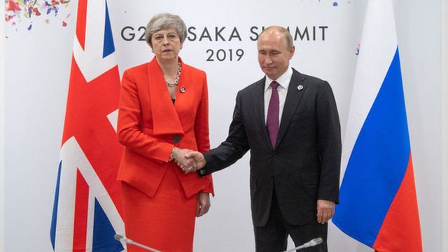 Mối quan hệ giữa Tổng thống Putin và Thủ tướng Anh Theresa May trở nên căng thẳng sau vụ cựu điệp viên Nga nghi bị đầu độc. (Ảnh: Getty)