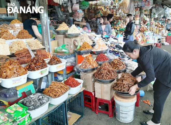 Checks focusing on the trade in such popular items for Tet as dried beef and squid, cakes and candies