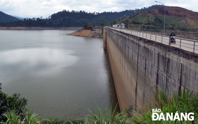 Mực nước trong các hồ thủy điện ở thượng nguồn sông Vu Gia đều rất thấp do không xuất hiện lũ lớn trong mùa mưa bão năm 2019.