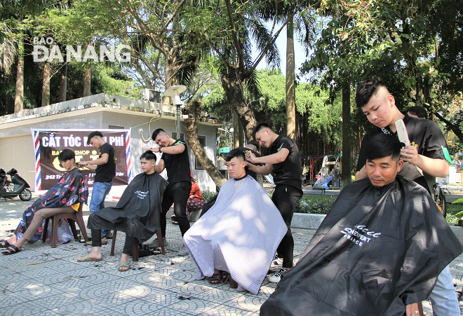 Thanks to the shop offering free haircuts, more and more of people feel the benefits of getting a fresh new trim.