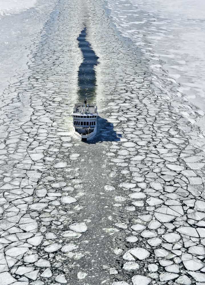 Theo Viện Khí tượng Thụy Điển, băng bao phủ biển Baltic những tháng đầu tiên của năm 2013 là dày nhất và rộng nhất từng được ghi nhận trong lịch sử.