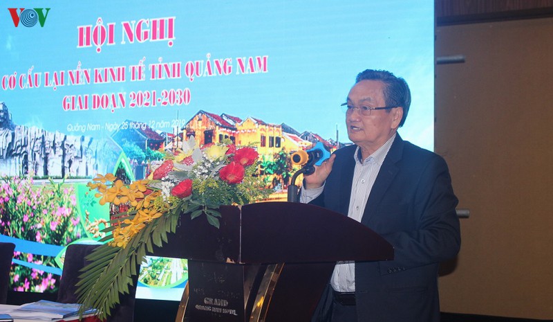 Tiến sĩ Trần Du Lịch cho rằng, cơ cấu kinh tế hiện nay ở nhiều địa phương được hiểu một cách lệch lạc.