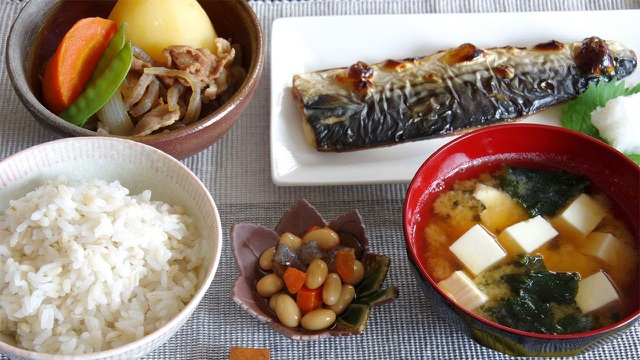 Chế độ ăn của người Nhật giúp hỗ trợ giảm cân và kéo dài tuổi thọ.