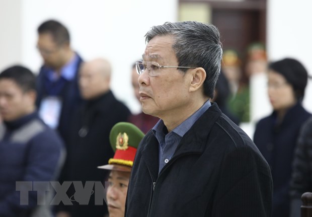 Bị cáo Nguyễn Bắc Son (cựu Bộ trưởng Bộ Thông tin và Truyền thông) nghe tòa tuyên án. (Ảnh: Văn Điệp/TTXVN)