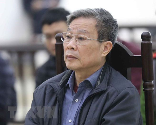 Vụ MobiFone mua AVG: Bị cáo Nguyễn Bắc Son (sinh năm 1953, cựu Bộ trưởng Bộ Thông tin và Truyền thông) nghe Viện kiểm sát đề nghị mức án tại phiên tòa. (Ảnh: Doãn Tấn/TTXVN)