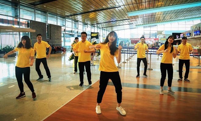 Chương trình biểu diễn Flashmob chào mừng sinh nhật 1 năm Cảng HKQT Vân Đồn.