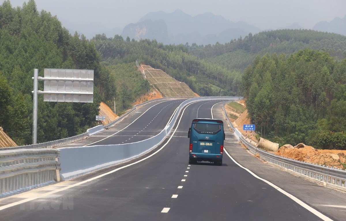 Đưa vào khai thác tuyến cao tốc Bắc Giang-Lạng Sơn