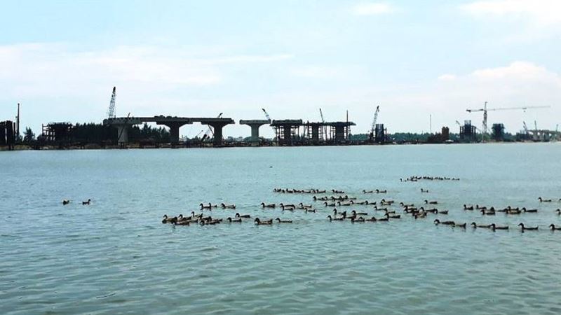 14 tỷ đồng thi công đập thép ngăn mặn tại sông Cẩm Lệ