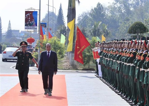 Thủ tướng Nguyễn Xuân Phúc thăm Trường Sỹ quan lục quân 2